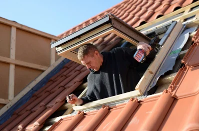 Pose de fenêtres de toit Velux à Comines